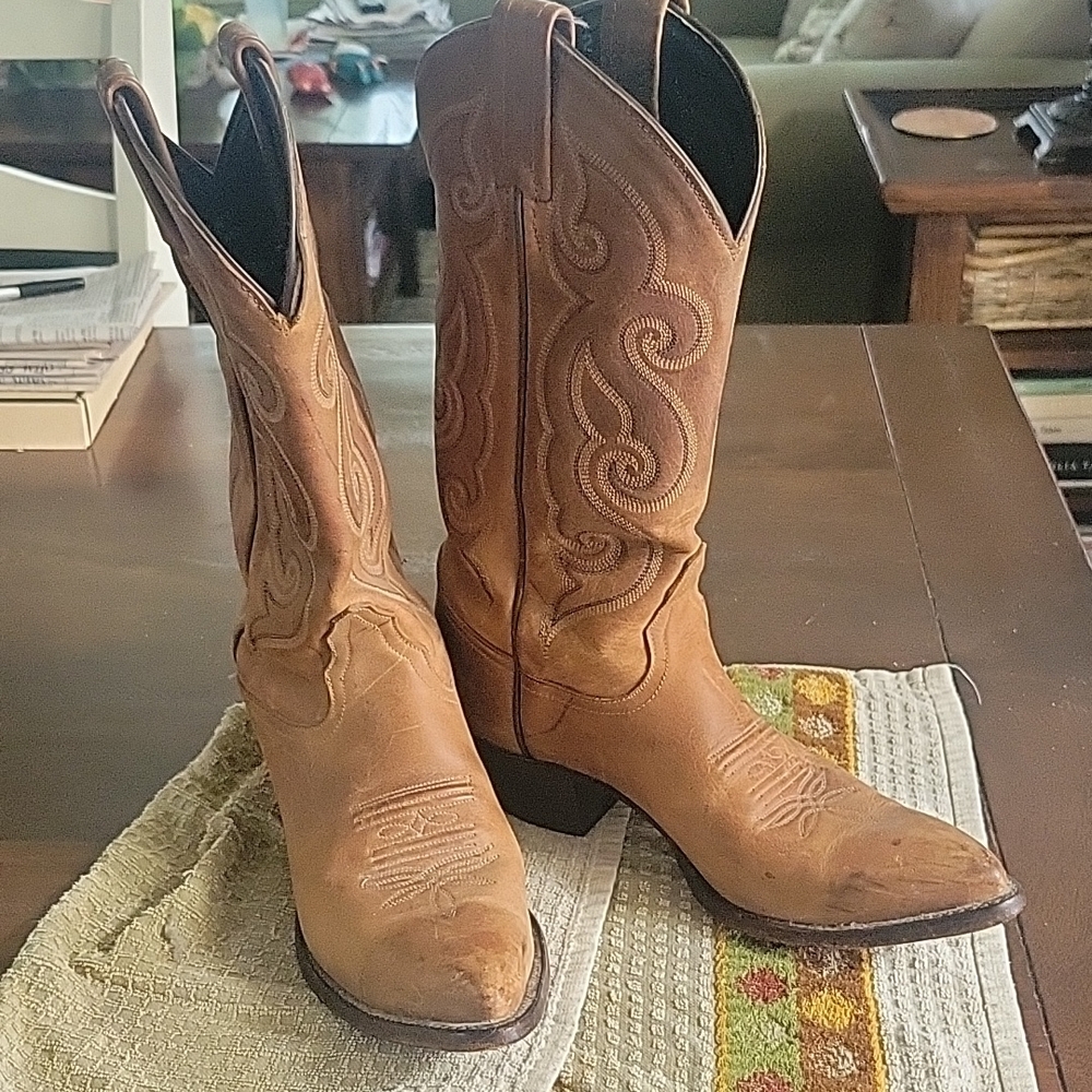 Brown Heeled Boots with Classic Style